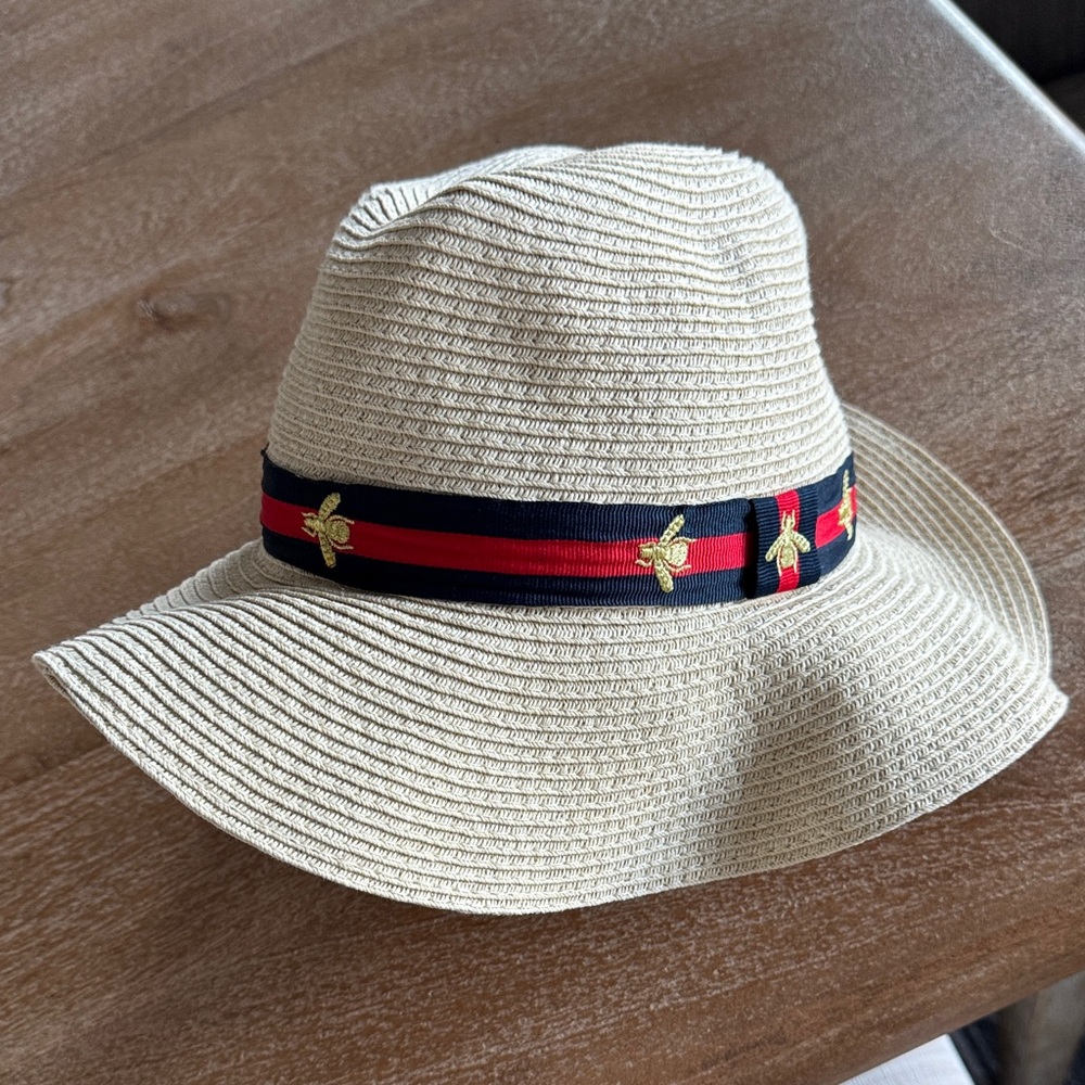 Vince Camuto Beige Beach Sun Hat,Navy & Red ribbon trim with gold bees